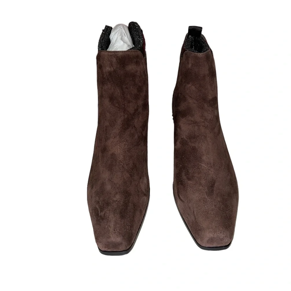 🤎 NIB! Donald Pliner Suede Stud Booties - Picture 8 of 13